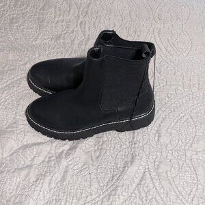 Dolce Vita Chelsea Lobera Ankle Boots (Black)